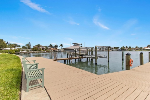 101 YACHT CLUB CIRCLE, NORTH REDINGTON BEACH, Florida 33708, 3 Bedrooms Bedrooms, ,2 BathroomsBathrooms,Residential,For Sale,YACHT CLUB,MFRU8240462