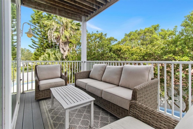 101 YACHT CLUB CIRCLE, NORTH REDINGTON BEACH, Florida 33708, 3 Bedrooms Bedrooms, ,2 BathroomsBathrooms,Residential,For Sale,YACHT CLUB,MFRU8240462