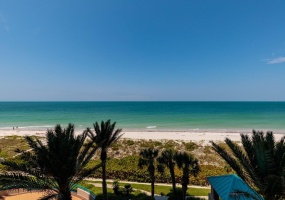 1560 GULF BOULEVARD, CLEARWATER BEACH, Florida 33767, 3 Bedrooms Bedrooms, ,3 BathroomsBathrooms,Residential,For Sale,GULF,MFRU8238944