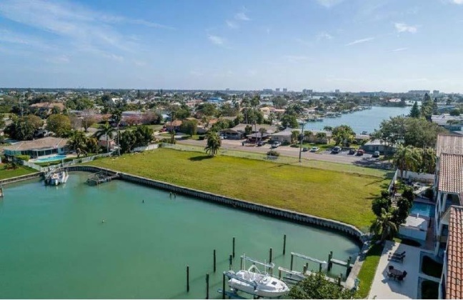 364 CAPRI BOULEVARD, TREASURE ISLAND, Florida 33706, 4 Bedrooms Bedrooms, ,4 BathroomsBathrooms,Residential,For Sale,CAPRI,MFRT3514248