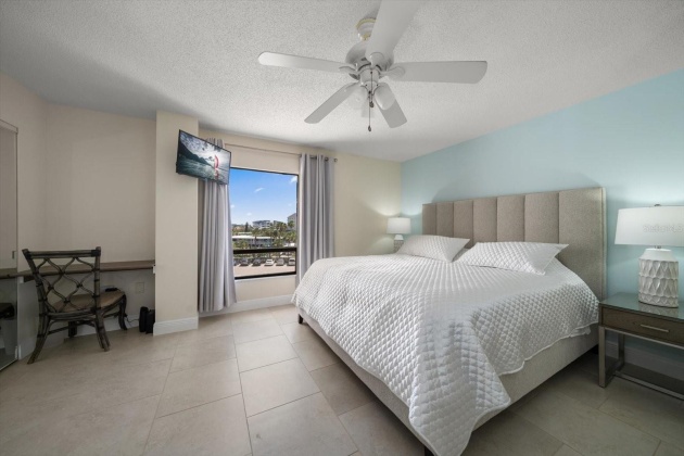 450 GULFVIEW BOULEVARD, CLEARWATER BEACH, Florida 33767, 2 Bedrooms Bedrooms, ,2 BathroomsBathrooms,Residential,For Sale,GULFVIEW,MFRU8240136