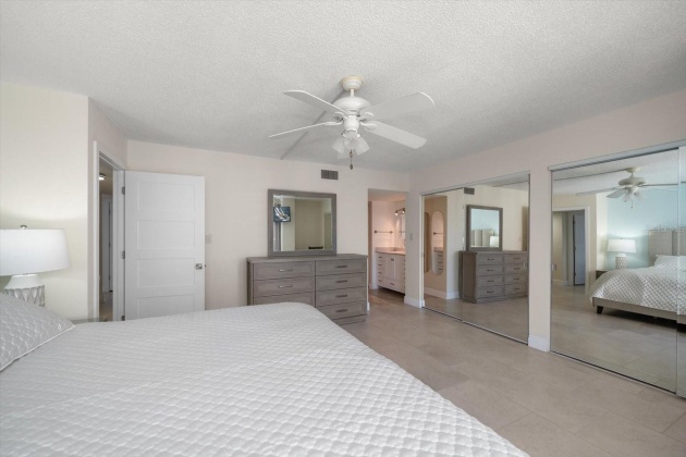 450 GULFVIEW BOULEVARD, CLEARWATER BEACH, Florida 33767, 2 Bedrooms Bedrooms, ,2 BathroomsBathrooms,Residential,For Sale,GULFVIEW,MFRU8240136