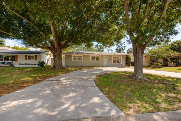 238 43RD AVENUE, SAINT PETERSBURG, Florida 33703, 3 Bedrooms Bedrooms, ,2 BathroomsBathrooms,Residential,For Sale,43RD,MFRU8241521