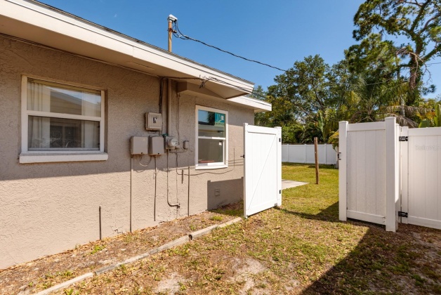 238 43RD AVENUE, SAINT PETERSBURG, Florida 33703, 3 Bedrooms Bedrooms, ,2 BathroomsBathrooms,Residential,For Sale,43RD,MFRU8241521