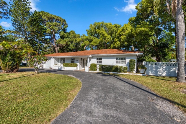 1712 INDIAN ROCKS ROAD, BELLEAIR, Florida 33756, 4 Bedrooms Bedrooms, ,3 BathroomsBathrooms,Residential,For Sale,INDIAN ROCKS,MFRU8241523