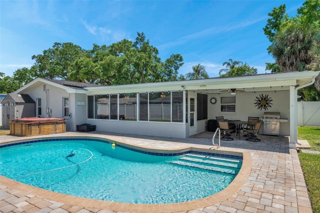 1726 HITCHING POST LANE, DUNEDIN, Florida 34698, 3 Bedrooms Bedrooms, ,2 BathroomsBathrooms,Residential,For Sale,HITCHING POST,MFRU8241464