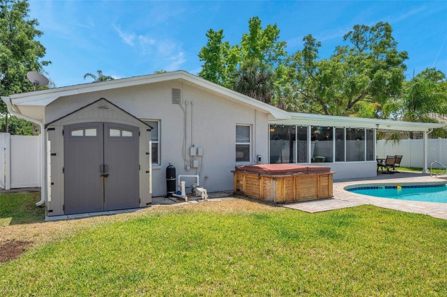 1726 HITCHING POST LANE, DUNEDIN, Florida 34698, 3 Bedrooms Bedrooms, ,2 BathroomsBathrooms,Residential,For Sale,HITCHING POST,MFRU8241464