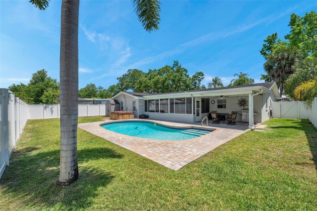 1726 HITCHING POST LANE, DUNEDIN, Florida 34698, 3 Bedrooms Bedrooms, ,2 BathroomsBathrooms,Residential,For Sale,HITCHING POST,MFRU8241464