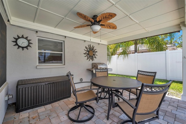 1726 HITCHING POST LANE, DUNEDIN, Florida 34698, 3 Bedrooms Bedrooms, ,2 BathroomsBathrooms,Residential,For Sale,HITCHING POST,MFRU8241464