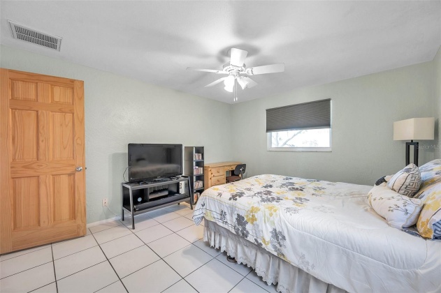 1726 HITCHING POST LANE, DUNEDIN, Florida 34698, 3 Bedrooms Bedrooms, ,2 BathroomsBathrooms,Residential,For Sale,HITCHING POST,MFRU8241464