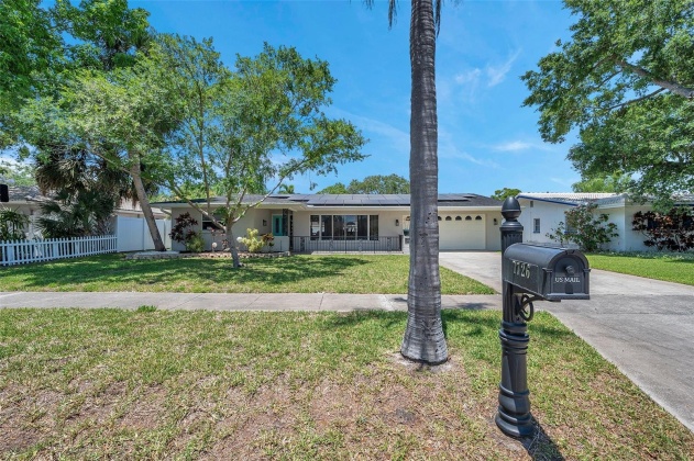 1726 HITCHING POST LANE, DUNEDIN, Florida 34698, 3 Bedrooms Bedrooms, ,2 BathroomsBathrooms,Residential,For Sale,HITCHING POST,MFRU8241464