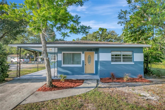 2009 NORTH BAY STREET, TAMPA, Florida 33610, 2 Bedrooms Bedrooms, ,2 BathroomsBathrooms,Residential,For Sale,NORTH BAY,MFRT3524067