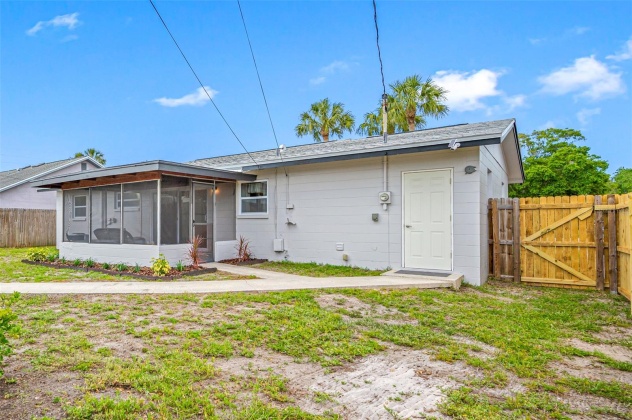 7851 RIDGE ROAD, SEMINOLE, Florida 33772, 2 Bedrooms Bedrooms, ,2 BathroomsBathrooms,Residential,For Sale,RIDGE,MFRU8241625