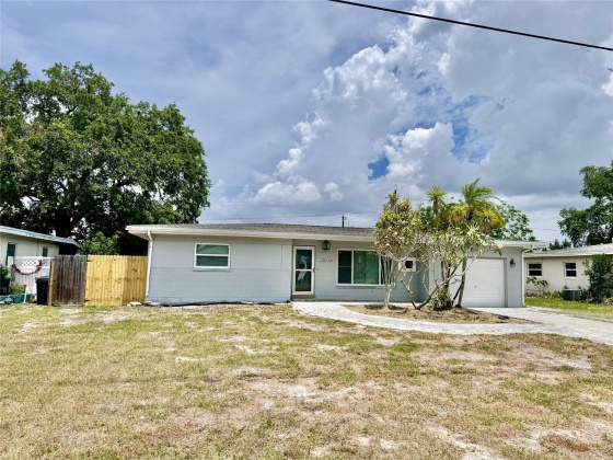 10739 64TH AVENUE, SEMINOLE, Florida 33772, 2 Bedrooms Bedrooms, ,2 BathroomsBathrooms,Residential,For Sale,64TH,MFRO6202897