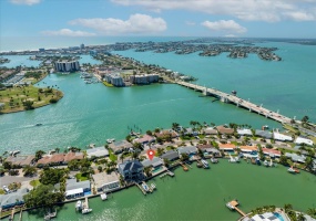 8114 CAUSEWAY BOULEVARD, ST PETERSBURG, Florida 33707, 3 Bedrooms Bedrooms, ,2 BathroomsBathrooms,Residential,For Sale,CAUSEWAY,MFRU8241689