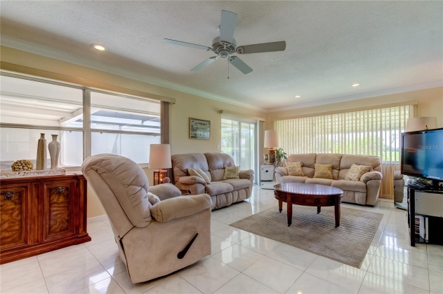 8940 PARK BOULEVARD, SEMINOLE, Florida 33777, 2 Bedrooms Bedrooms, ,2 BathroomsBathrooms,Residential,For Sale,PARK,MFRU8241776