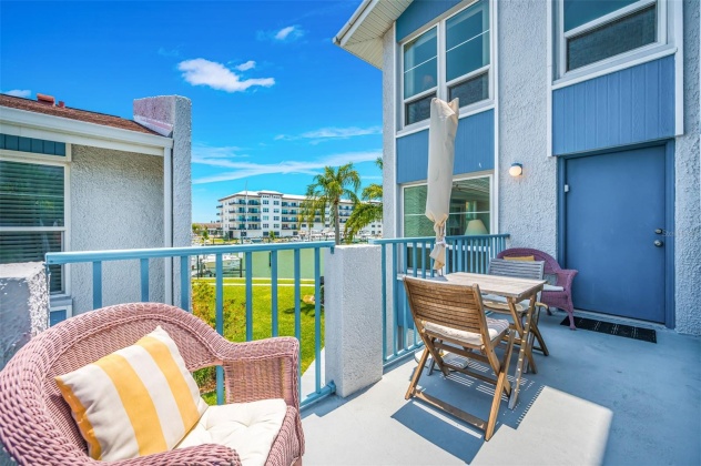 215 MEDALLION BOULEVARD, MADEIRA BEACH, Florida 33708, 1 Bedroom Bedrooms, ,1 BathroomBathrooms,Residential,For Sale,MEDALLION,MFRU8241790