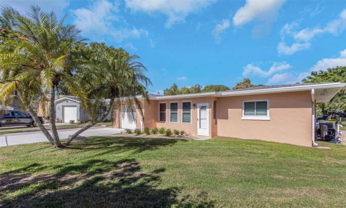 188 CANAL DRIVE, PALM HARBOR, Florida 34684, 2 Bedrooms Bedrooms, ,2 BathroomsBathrooms,Residential,For Sale,CANAL,MFRT3524367