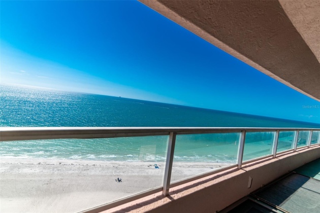 1340 GULF BOULEVARD, CLEARWATER BEACH, Florida 33767, 3 Bedrooms Bedrooms, ,3 BathroomsBathrooms,Residential,For Sale,GULF,MFRU8241743