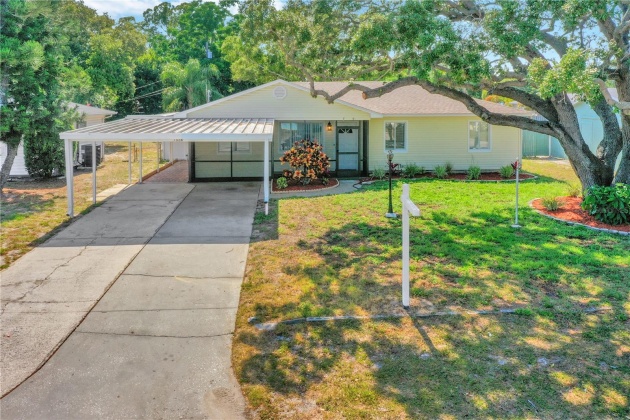 1556 YOUNG AVENUE, CLEARWATER, Florida 33756, 3 Bedrooms Bedrooms, ,1 BathroomBathrooms,Residential,For Sale,YOUNG,MFRU8242000