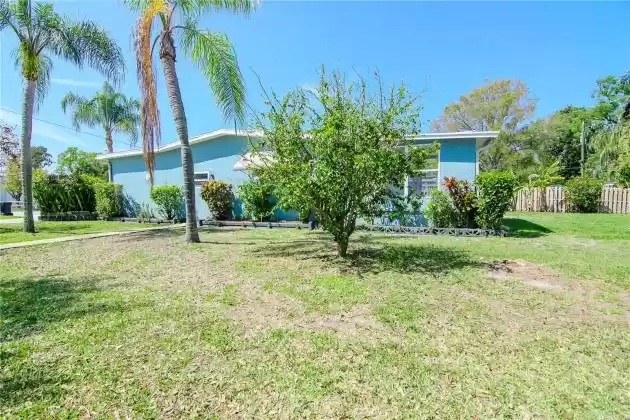 5301 9TH AVENUE, ST PETERSBURG, Florida 33710, 2 Bedrooms Bedrooms, ,1 BathroomBathrooms,Residential,For Sale,9TH,MFRA4603717