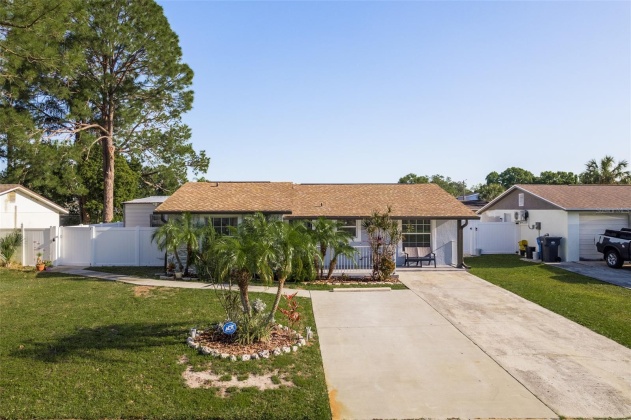 7911 WOODGROVE CIRCLE, TAMPA, Florida 33615, 4 Bedrooms Bedrooms, ,3 BathroomsBathrooms,Residential,For Sale,WOODGROVE,MFRU8237696