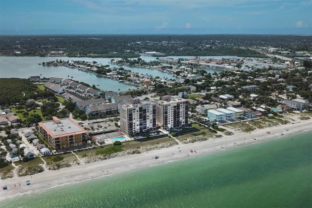 900 GULF BOULEVARD, INDIAN ROCKS BEACH, Florida 33785, 2 Bedrooms Bedrooms, ,2 BathroomsBathrooms,Residential,For Sale,GULF,MFRU8224480