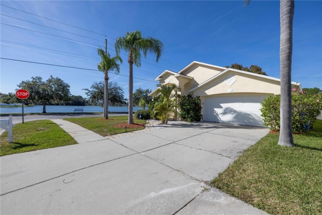 9509 CHARLESTON LAKE DRIVE, TAMPA, Florida 33635, 3 Bedrooms Bedrooms, ,2 BathroomsBathrooms,Residential,For Sale,CHARLESTON LAKE,MFRU8227911