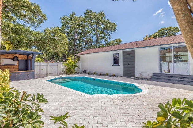 4720 BURLINGTON AVENUE, SAINT PETERSBURG, Florida 33713, 2 Bedrooms Bedrooms, ,2 BathroomsBathrooms,Residential,For Sale,BURLINGTON,MFRU8240992