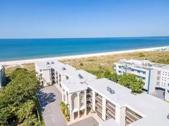 3200 GULF BOULEVARD, ST PETE BEACH, Florida 33706, 3 Bedrooms Bedrooms, ,2 BathroomsBathrooms,Residential,For Sale,GULF,MFRT3526881