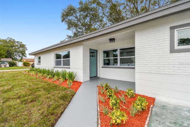 975 50TH STREET, ST PETERSBURG, Florida 33710, 3 Bedrooms Bedrooms, ,2 BathroomsBathrooms,Residential,For Sale,50TH,MFRU8223741