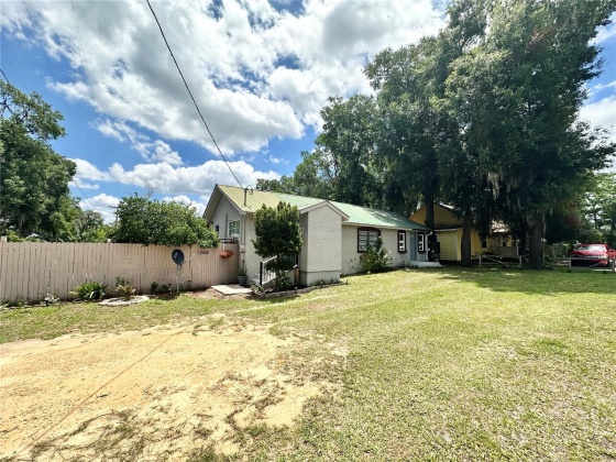 13420 US HIGHWAY 301, DADE CITY, Florida 33525, 3 Bedrooms Bedrooms, ,2 BathroomsBathrooms,Residential,For Sale,US HIGHWAY 301,MFRT3528052