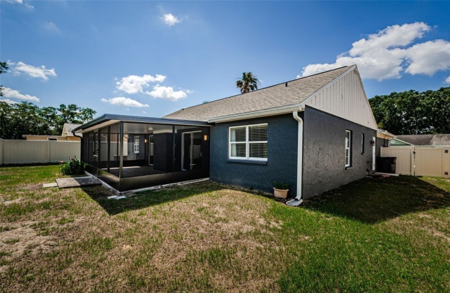 929 SUNRIDGE POINT DRIVE, SEFFNER, Florida 33584, 3 Bedrooms Bedrooms, ,2 BathroomsBathrooms,Residential,For Sale,SUNRIDGE POINT,MFRU8243686