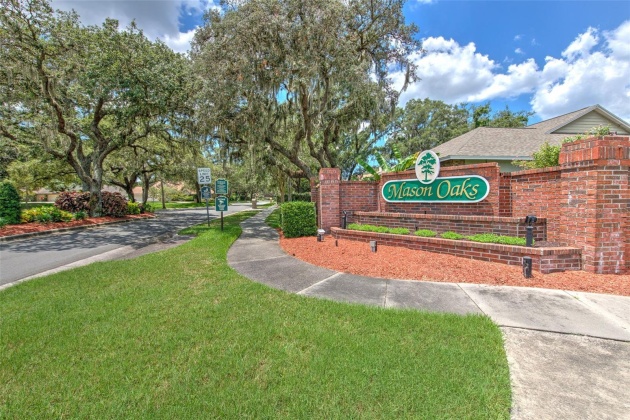 2514 MASON OAKS DRIVE, VALRICO, Florida 33596, 4 Bedrooms Bedrooms, ,3 BathroomsBathrooms,Residential,For Sale,MASON OAKS,MFRT3527950