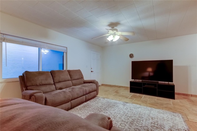 350 79TH AVENUE, SAINT PETERSBURG, Florida 33702, 1 Bedroom Bedrooms, ,1 BathroomBathrooms,Residential,For Sale,79TH,MFRU8243251