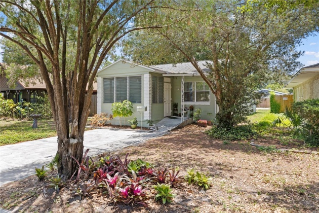 830 SOUTHWEST BOULEVARD, SAINT PETERSBURG, Florida 33703, 2 Bedrooms Bedrooms, ,1 BathroomBathrooms,Residential,For Sale,SOUTHWEST,MFRU8243343