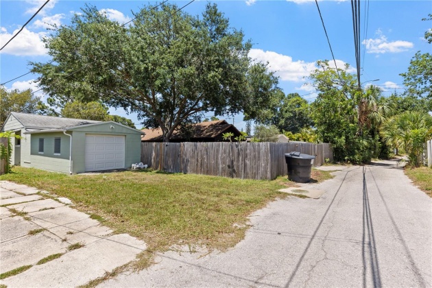 830 SOUTHWEST BOULEVARD, SAINT PETERSBURG, Florida 33703, 2 Bedrooms Bedrooms, ,1 BathroomBathrooms,Residential,For Sale,SOUTHWEST,MFRU8243343