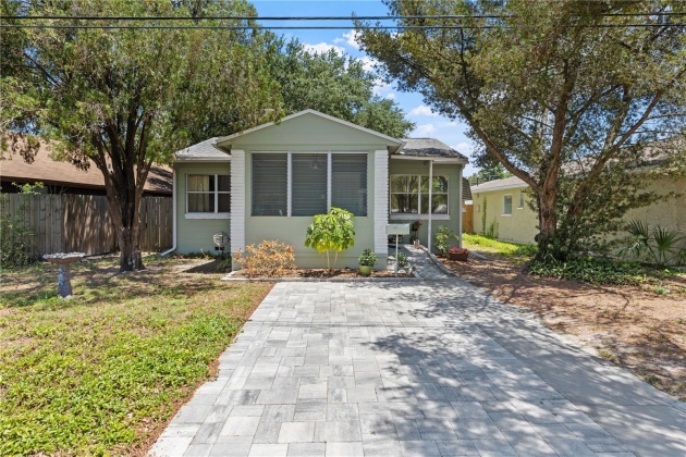 830 SOUTHWEST BOULEVARD, SAINT PETERSBURG, Florida 33703, 2 Bedrooms Bedrooms, ,1 BathroomBathrooms,Residential,For Sale,SOUTHWEST,MFRU8243343