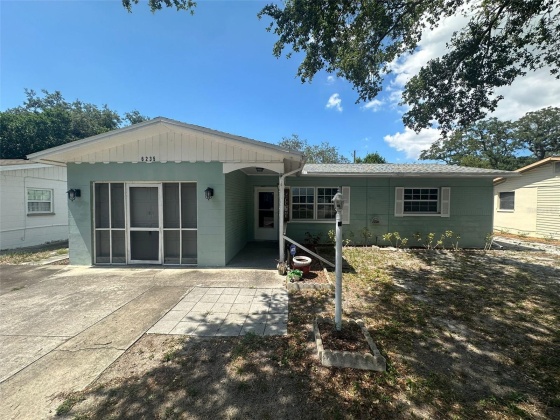 6235 51ST AVENUE, SAINT PETERSBURG, Florida 33709, 2 Bedrooms Bedrooms, ,1 BathroomBathrooms,Residential,For Sale,51ST,MFRT3528422