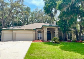 303 BLOOMINGFIELD DRIVE, BRANDON, Florida 33511, 4 Bedrooms Bedrooms, ,3 BathroomsBathrooms,Residential,For Sale,BLOOMINGFIELD,MFRT3527608