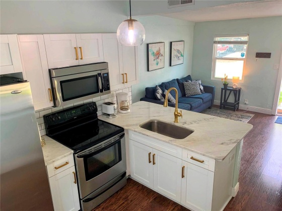 2400 15TH AVENUE, SAINT PETERSBURG, Florida 33713, 3 Bedrooms Bedrooms, ,1 BathroomBathrooms,Residential,For Sale,15TH,MFRT3525893