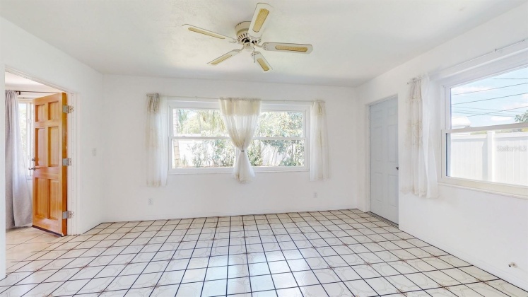 1952 60TH STREET, SAINT PETERSBURG, Florida 33710, 2 Bedrooms Bedrooms, ,2 BathroomsBathrooms,Residential,For Sale,60TH,MFRU8244081