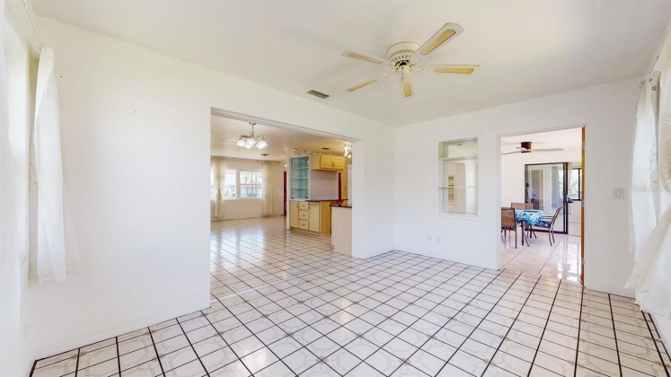 1952 60TH STREET, SAINT PETERSBURG, Florida 33710, 2 Bedrooms Bedrooms, ,2 BathroomsBathrooms,Residential,For Sale,60TH,MFRU8244081