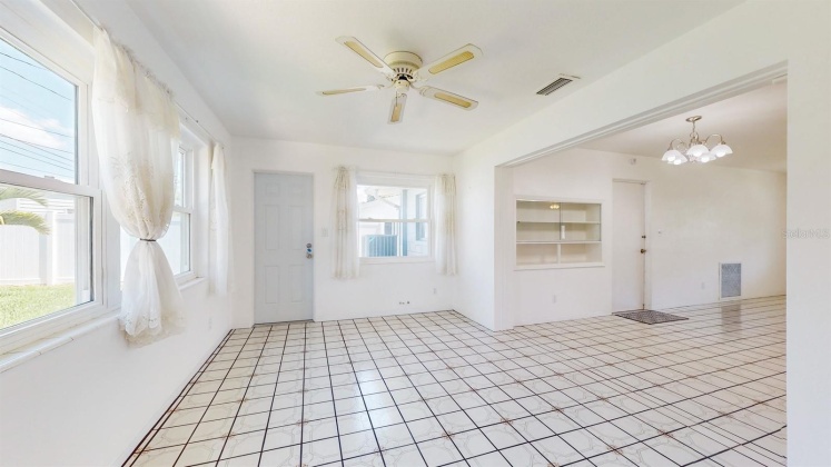 1952 60TH STREET, SAINT PETERSBURG, Florida 33710, 2 Bedrooms Bedrooms, ,2 BathroomsBathrooms,Residential,For Sale,60TH,MFRU8244081