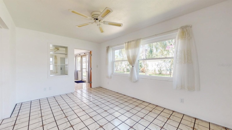 1952 60TH STREET, SAINT PETERSBURG, Florida 33710, 2 Bedrooms Bedrooms, ,2 BathroomsBathrooms,Residential,For Sale,60TH,MFRU8244081