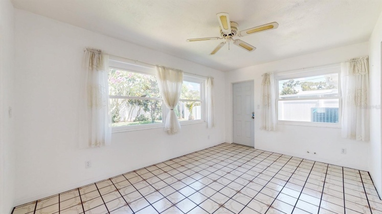 1952 60TH STREET, SAINT PETERSBURG, Florida 33710, 2 Bedrooms Bedrooms, ,2 BathroomsBathrooms,Residential,For Sale,60TH,MFRU8244081