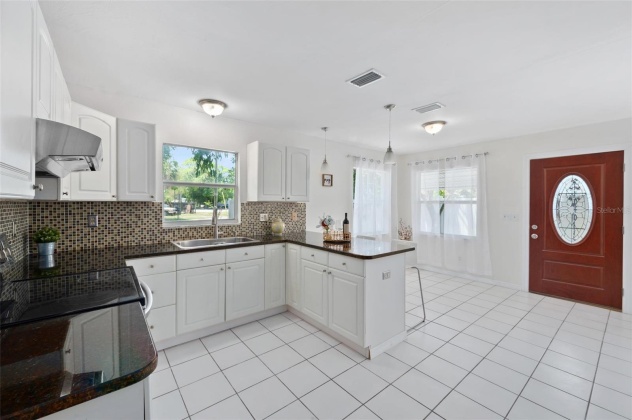 2851 58TH PLACE, ST PETERSBURG, Florida 33714, 3 Bedrooms Bedrooms, ,1 BathroomBathrooms,Residential,For Sale,58TH,MFRU8235396