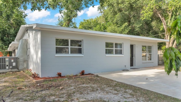 802 CASTLE COURT, TAMPA, Florida 33612, 3 Bedrooms Bedrooms, ,2 BathroomsBathrooms,Residential,For Sale,CASTLE,MFRA4611862