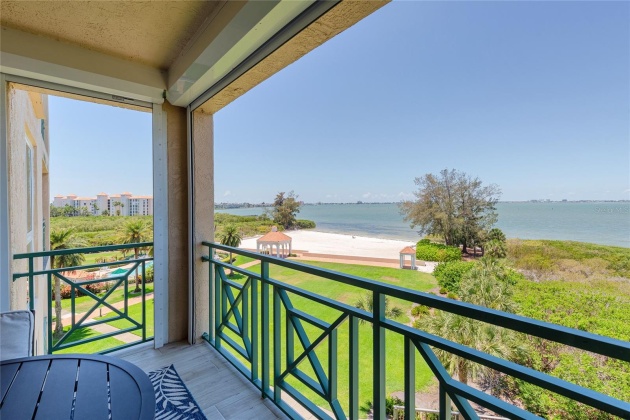 4737 DOLPHIN CAY LANE, SAINT PETERSBURG, Florida 33711, 3 Bedrooms Bedrooms, ,2 BathroomsBathrooms,Residential,For Sale,DOLPHIN CAY,MFRU8244017