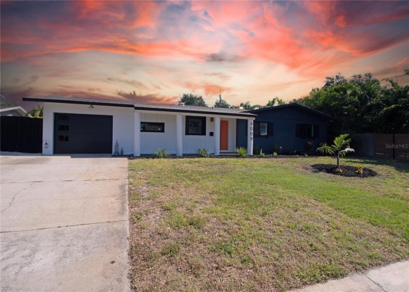 4009 BLUEFISH DRIVE, SAINT PETERSBURG, Florida 33705, 3 Bedrooms Bedrooms, ,2 BathroomsBathrooms,Residential,For Sale,BLUEFISH,MFRU8243747